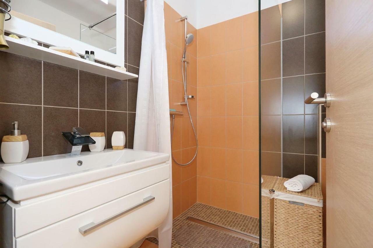 Villa Nivel Vir Exteriér fotografie