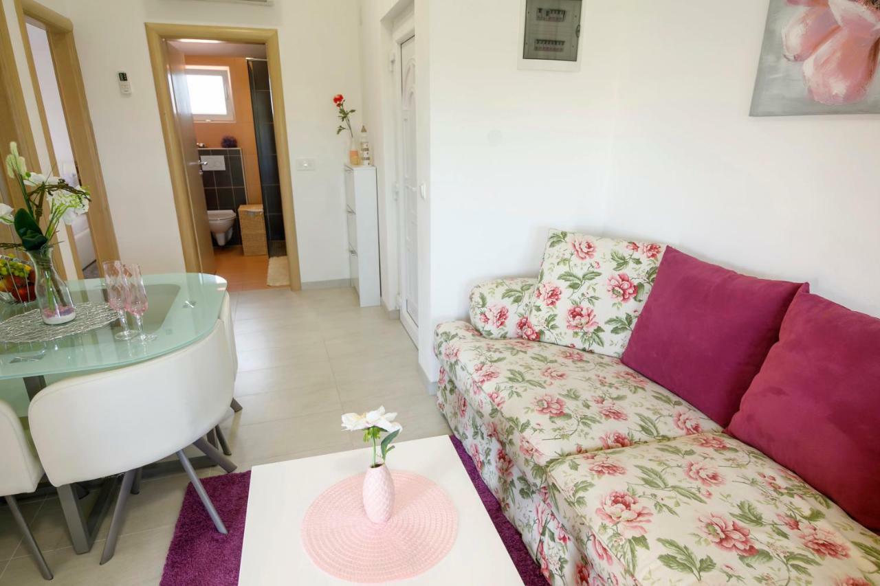 Villa Nivel Vir Exteriér fotografie
