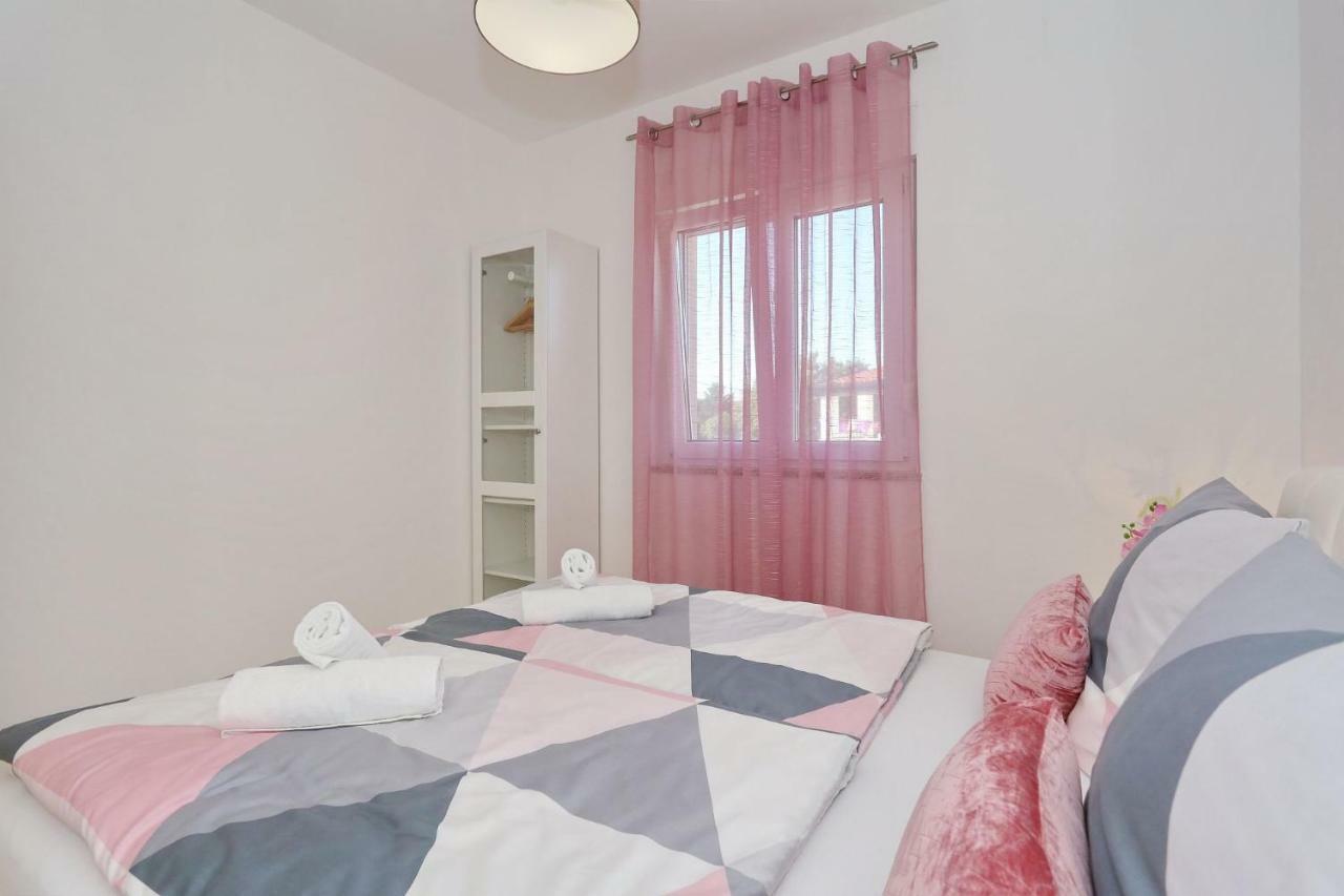 Villa Nivel Vir Exteriér fotografie