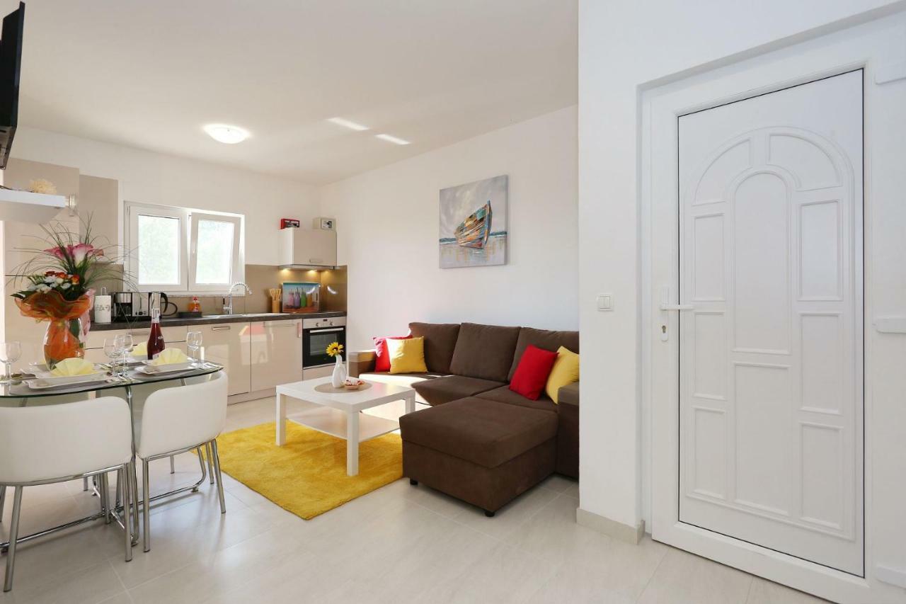 Villa Nivel Vir Exteriér fotografie