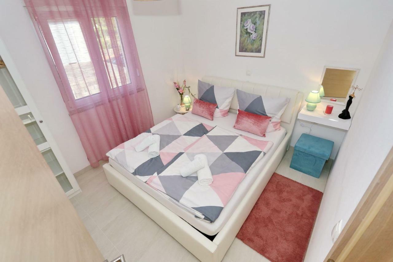 Villa Nivel Vir Exteriér fotografie